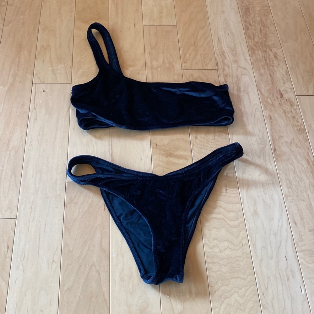 Triangl black felt bikini one shoulder